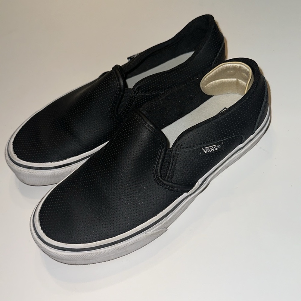 Vans - Picture 2 of 2